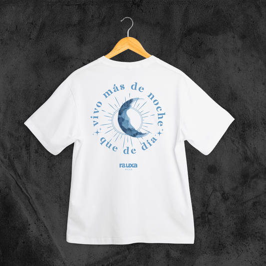 Camiseta "Vivo más de noche que de día"